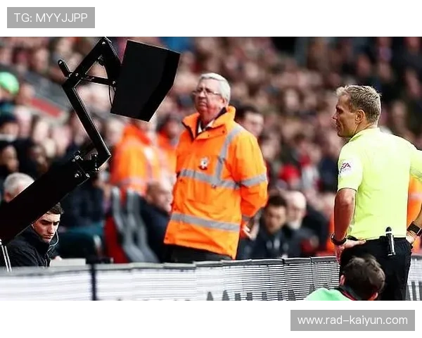 英超联盟就VAR应用争议召开会议，讨论改进方案